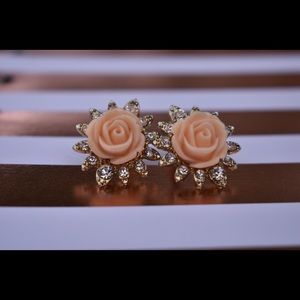 Light pink rose studded earrings